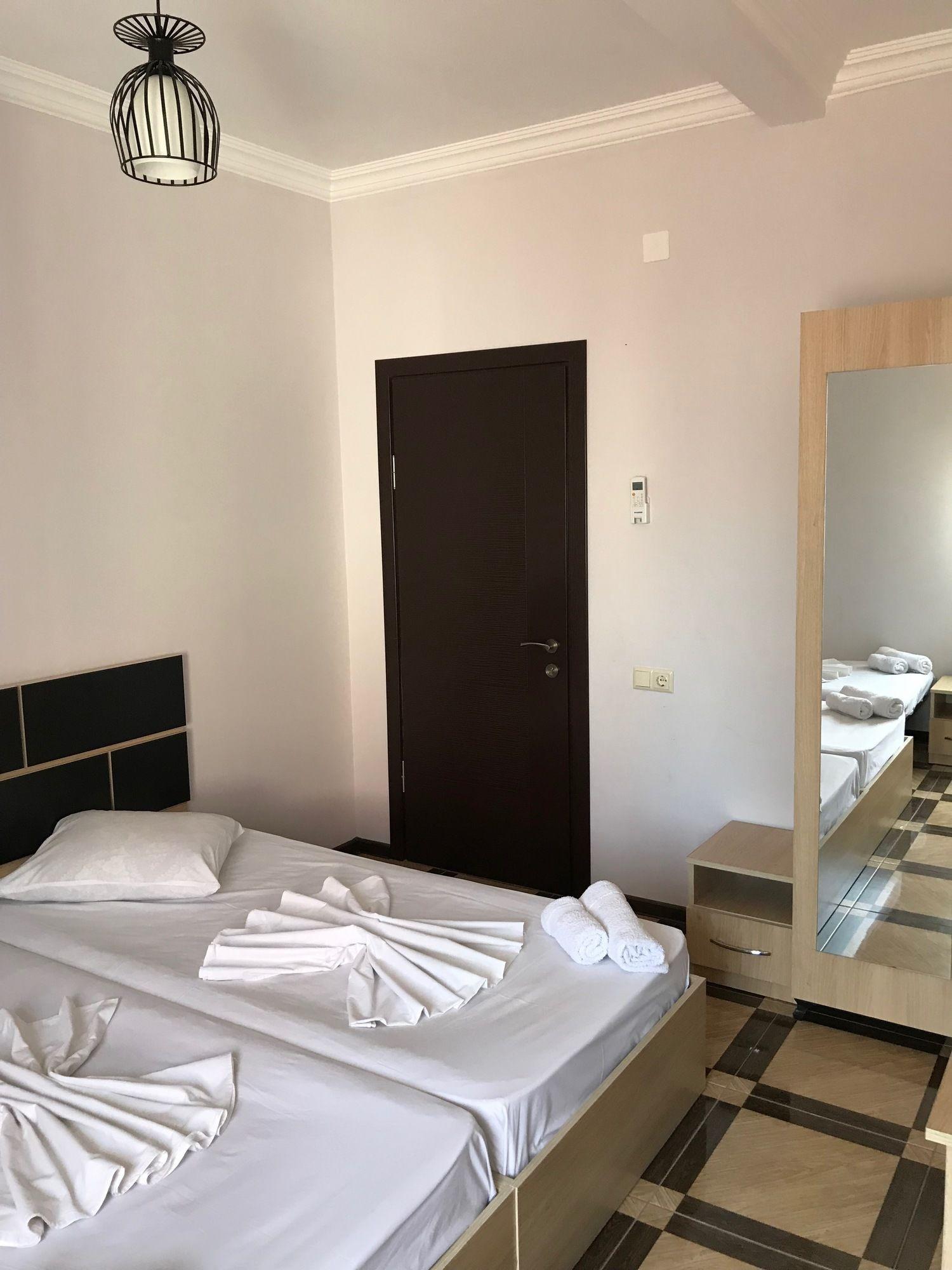 Holiday House Batumi Exterior photo