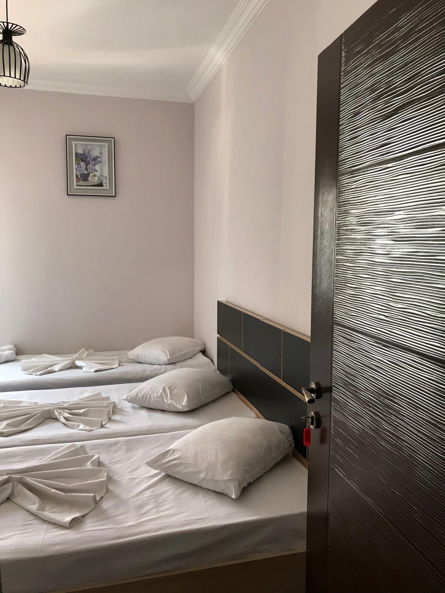 Holiday House Batumi Exterior photo